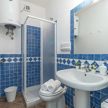 Aparthotel Le Dimore Di Nettuno 4*
