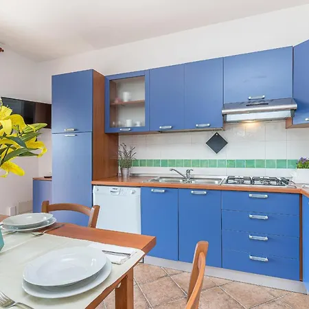 Apartmanhotel Le Dimore Di Nettuno 4*